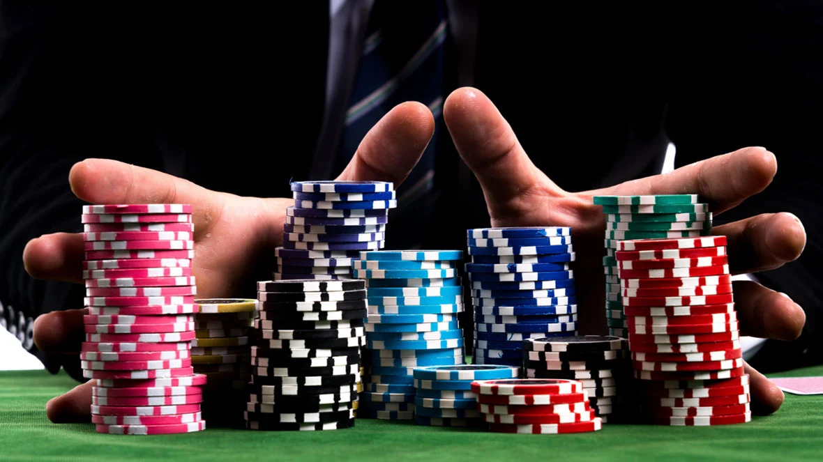 Cách chơi poker kiếm tiền tại Red88 mỗi ngày